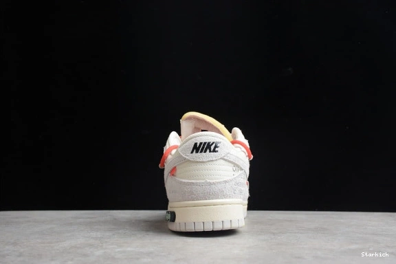 33 Lot O-W Nike DJ0950-118 Low Dunk 0809